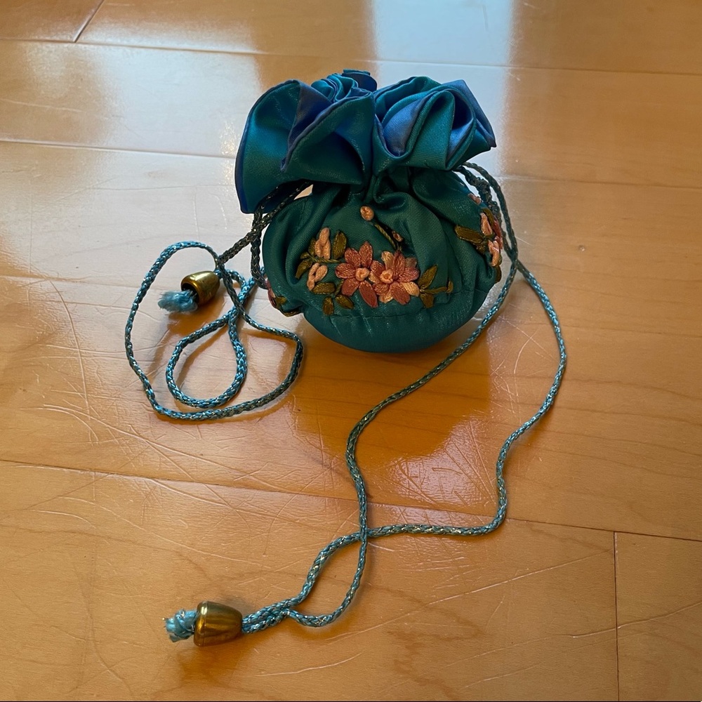 Embroidered Drawstring Pouch Purse; Mini Bag